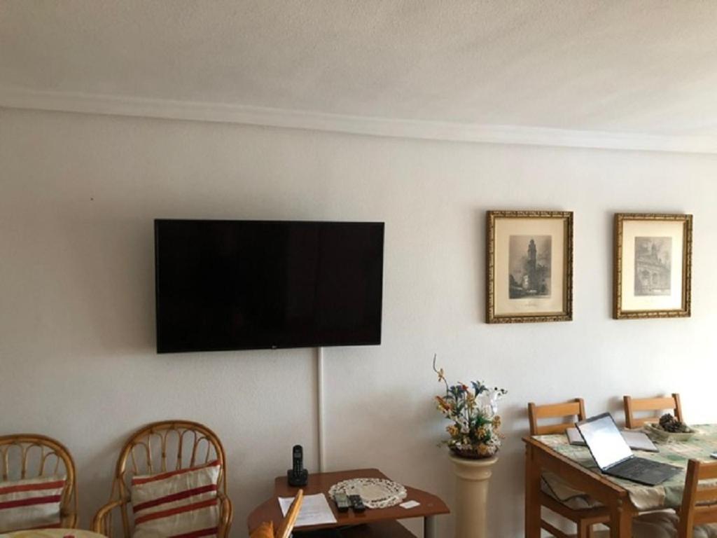 Valencia, Ideally Located 3Bed-2Bath Apart.Few Mints Walk From Beach,Pool,Shop. Port Saplaya Eksteriør bilde